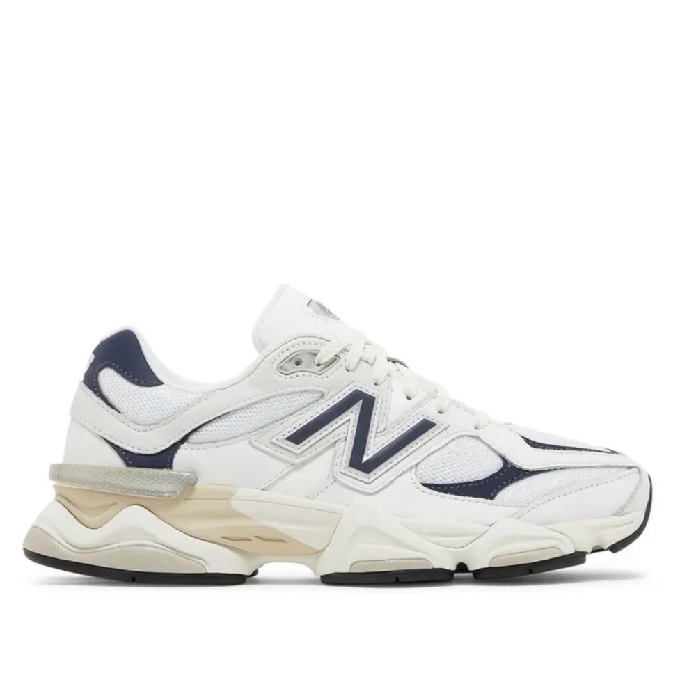 New Balance White and Navy Chunky Retro Sneakers